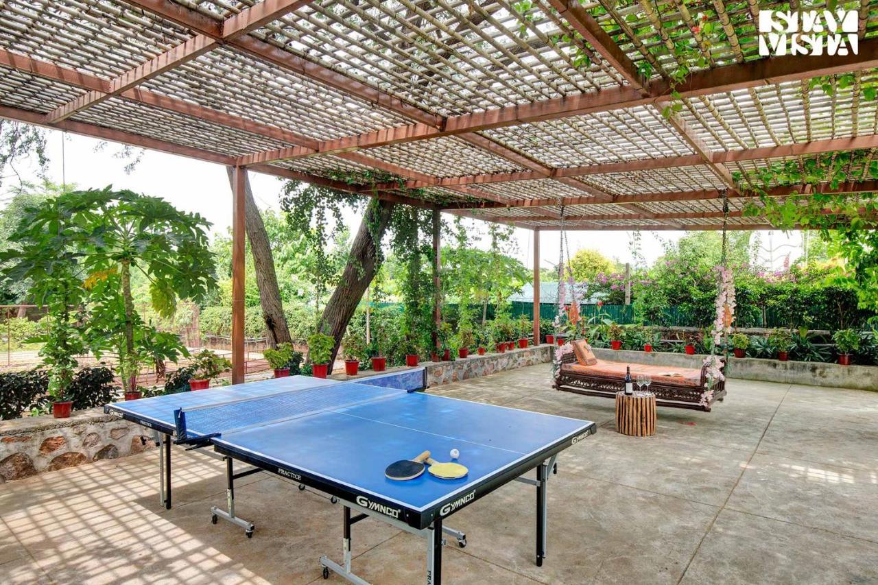 Stayvista At Idyllic Farmhouse - A Glasshouse With Outdoor Pool Ґурґаон Екстер'єр фото
